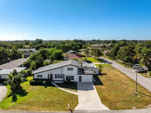 556 Cortez Ln, Delray Beach, FL 33445