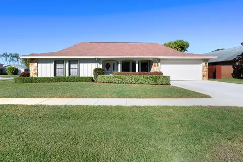 2569 W Carandis Rd W, West Palm Beach, FL 33406