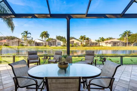 6807 Shamrock Trl, Boynton Beach, FL 33437