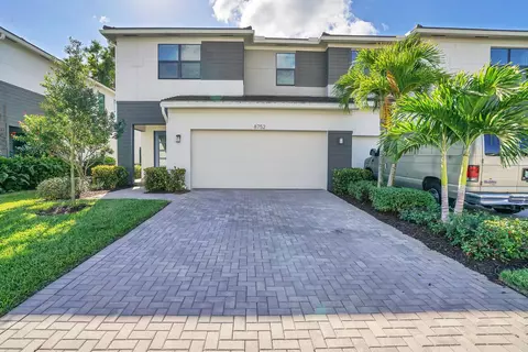 8752 Corvus Dr, Lake Worth, FL 33467