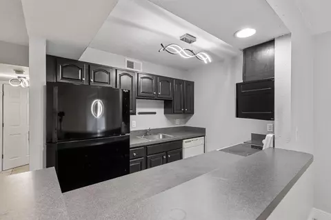 900 S Peninsula Dr #104, Daytona Beach, FL 32118