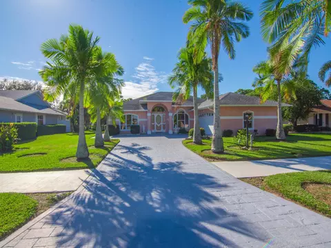 4317 Gator Trace Dr, Fort Pierce, FL 34982