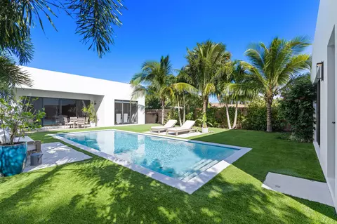 230 Seville Rd, West Palm Beach, FL 33405