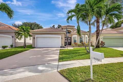 6332 Harbour Club Dr, Lake Worth, FL 33467