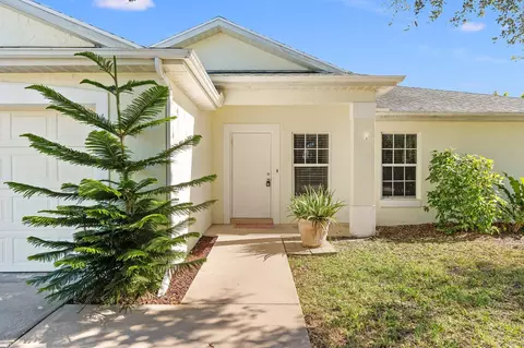 2513 SE Lakewood St, Port Saint Lucie, FL 34952
