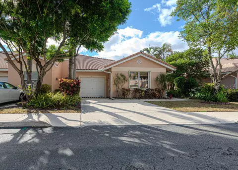 2444 S Coral Trace Cir, Delray Beach, FL 33445