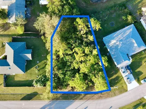2481 SW Angus Ave, Port St Lucie, FL 34953