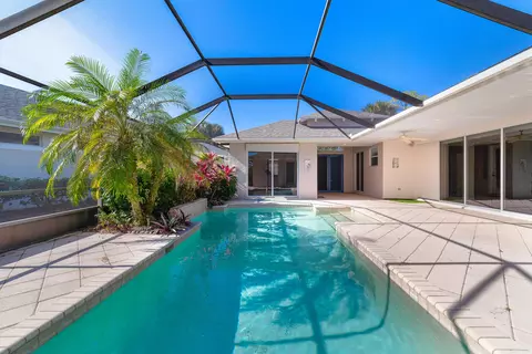 693 Hampton Woods SW, Vero Beach, FL 32962