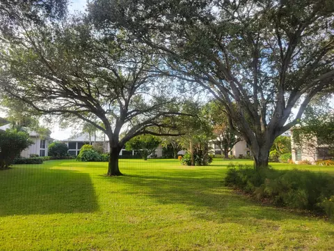 12 Concourse Dr #A, Tequesta, FL 33469