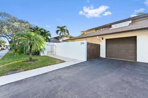 224 SW 29th Ave, Delray Beach, FL 33445