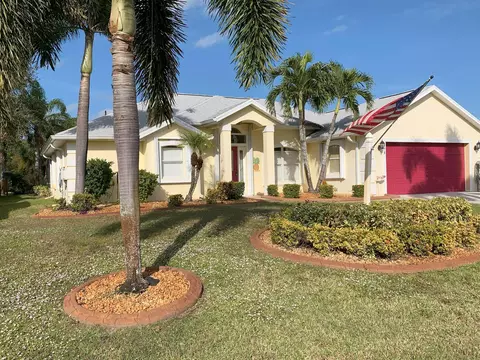 875 SE Carnival Ave, Port Saint Lucie, FL 34983