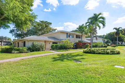 4 Westgate Ln #A, Boynton Beach, FL 33436