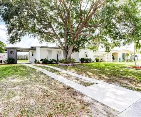 495 SE Airoso Blvd, Port Saint Lucie, FL 34983