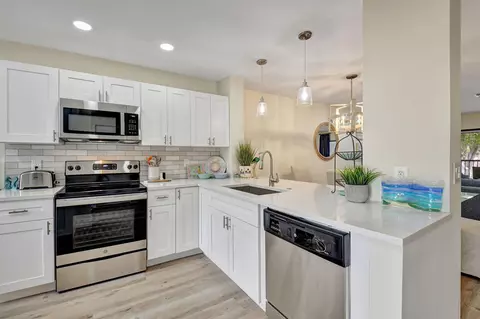 29 Stratford Ln #F, Boynton Beach, FL 33436