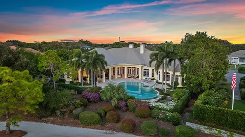 18246 SE Village Cir, Jupiter, FL 33469