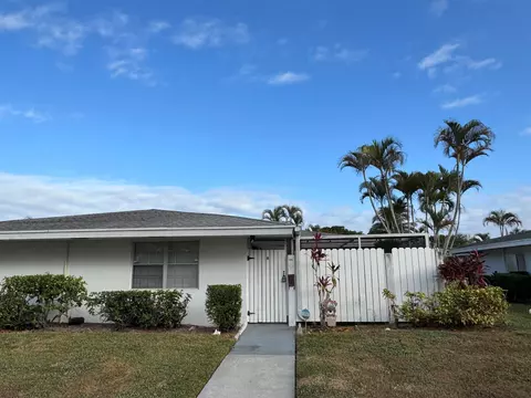 101 West Ct, Royal Palm Beach, FL 33411