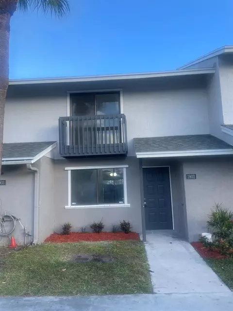 1902 Wharf Ln, Greenacres, FL 33463