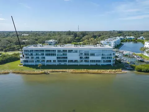5932 S River Run Dr, Sebastian, FL 32958
