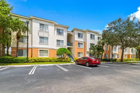 10302 Myrtlewood Cir W, Palm Beach Gardens, FL 33418