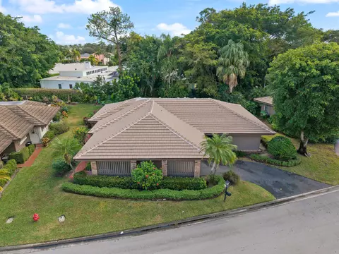 616 Cypress Key Dr, Atlantis, FL 33462