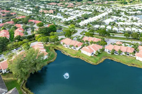 136 Cypress Point Dr, Palm Beach Gardens, FL 33418