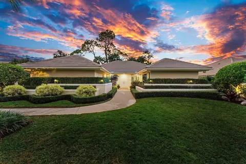 2 Alford Ct, Palm Beach Gardens, FL 33418