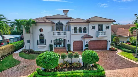 530 Phillips Dr, Boca Raton, FL 33432