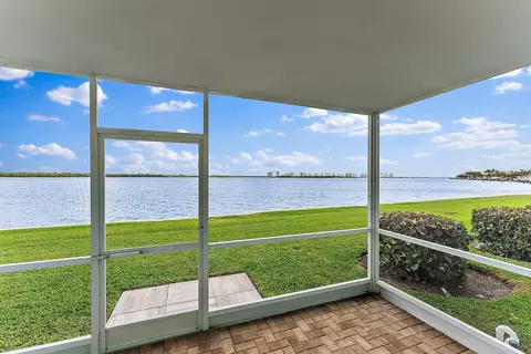 60 Yacht Club Dr #102, North Palm Beach, FL 33408
