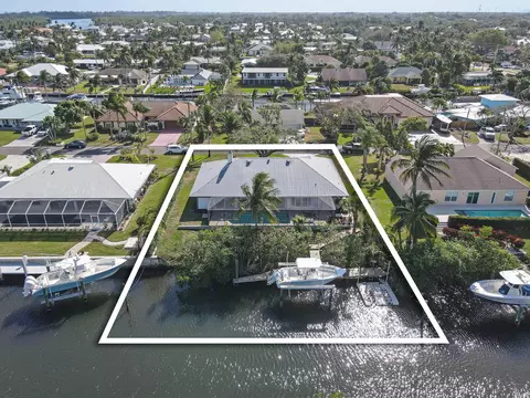 8335 SE Palm St, Hobe Sound, FL 33455