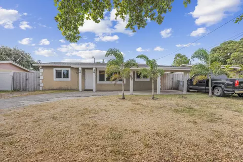 621 NW 23rd Ter, Pompano Beach, FL 33069