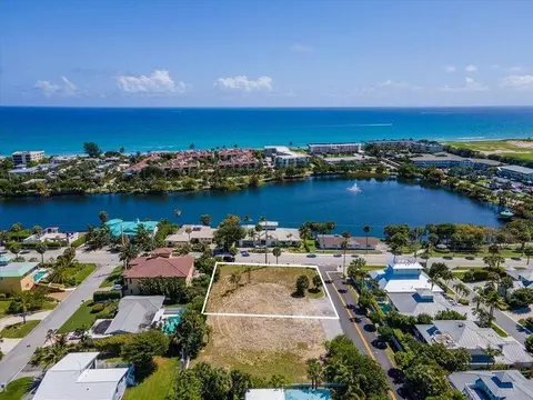 401 Olympus Dr, Juno Beach, FL 33408