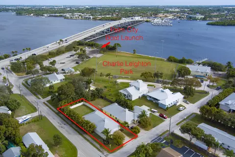 807 SW 28th St, Palm City, FL 34990