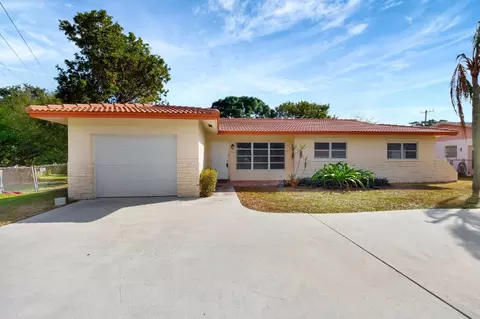 2350 NW 3rd, Boca Raton, FL 33431