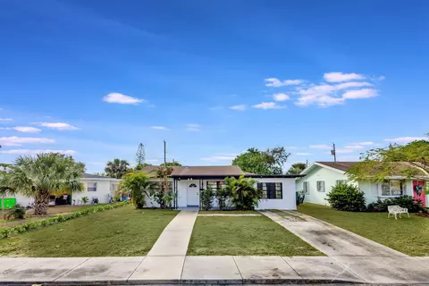 712 Foresteria Dr, Lake Park, FL 33403
