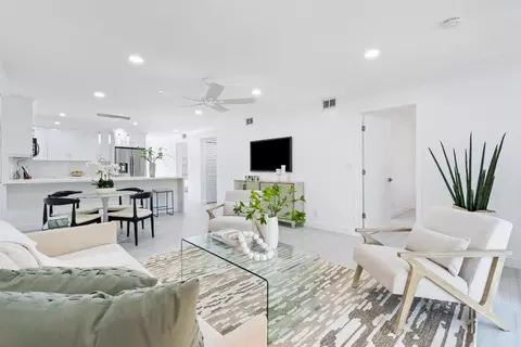 9275 Flynn #6, Boca Raton, FL 33496