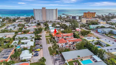 1960 NE 4th St, Deerfield Beach, FL 33441
