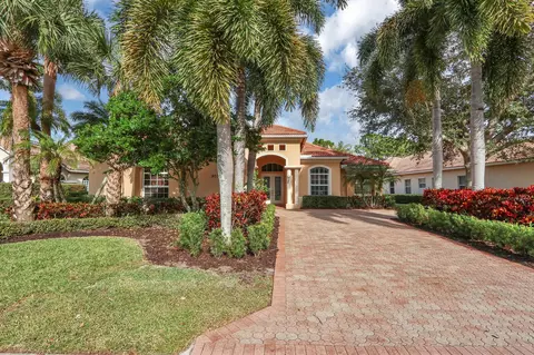 9030 One Putt Pl, Port Saint Lucie, FL 34986