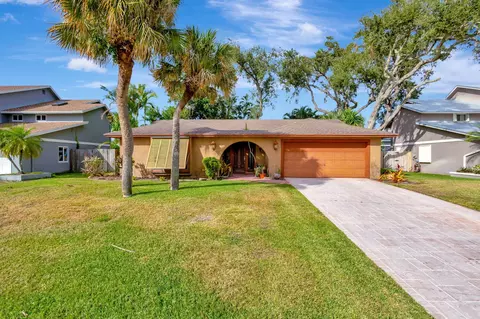 1122 Rainwood Cir, Palm Beach Gardens, FL 33410