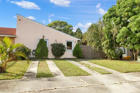 638 NW 53rd Ave, Delray Beach, FL 33445