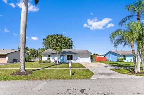 4617 Vespasian Ct, Lake Worth, FL 33463