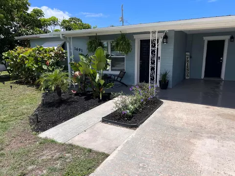 1691 NE South St, Jensen Beach, FL 34957