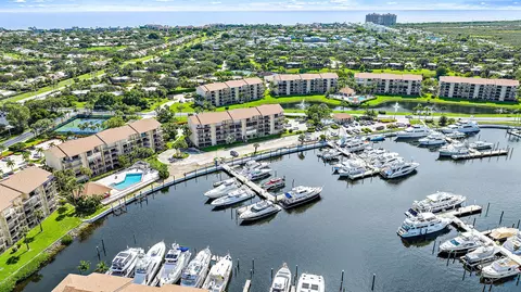 1001 Seafarer Cir #104, Jupiter, FL 33477