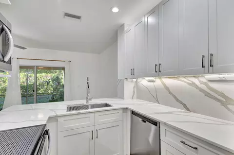 4683 Palmbrooke Cir, West Palm Beach, FL 33417