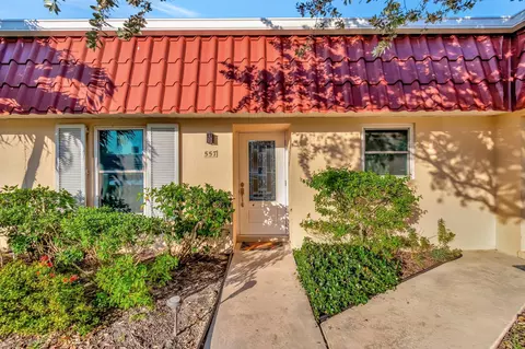 557 Covered Bridge Blvd, Lake Worth, FL 33467