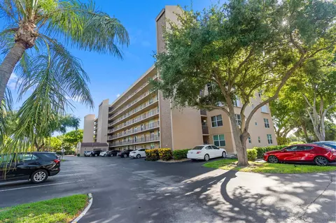 4570 NW 18th Ave #608, Pompano Beach, FL 33064