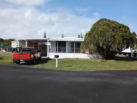 137 Sandhill Blvd, Fort Pierce, FL 34982