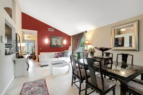 5399 Courtney Cir, Boynton Beach, FL 33472