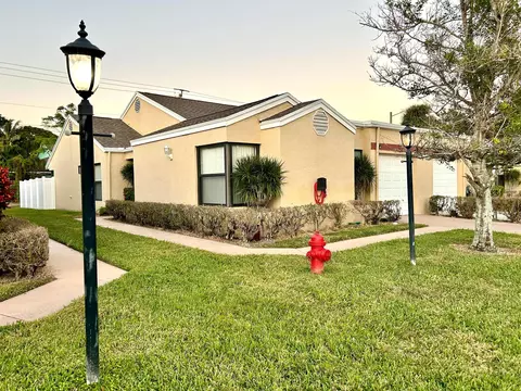 4580 Amherst Cir #81, West Palm Beach, FL 33417