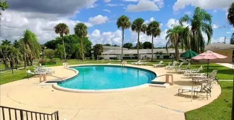 63 East Ct, Royal Palm Beach, FL 33411