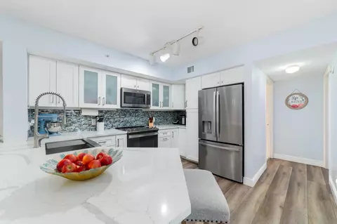 4041 San Marino Blvd #102, West Palm Beach, FL 33409